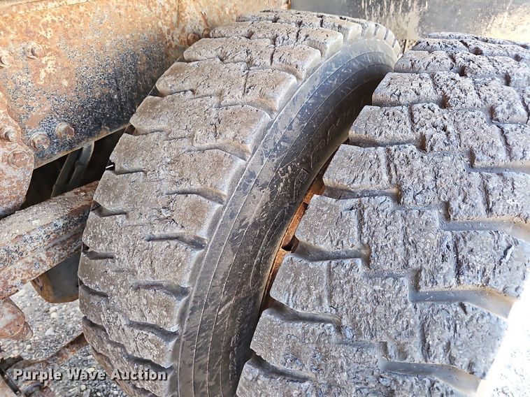 image for item DN8582 2001 Sterling LT7500  dump truck