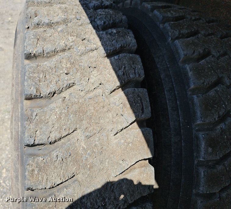 image for item DN8582 2001 Sterling LT7500  dump truck