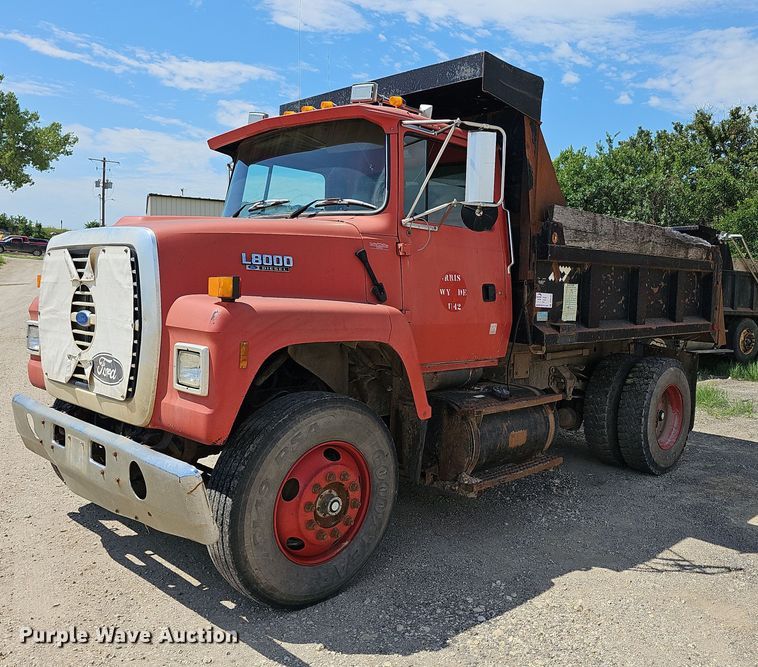 image for item DN8583 1995 Ford L8000  dump truck
