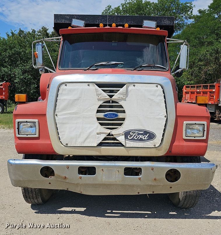 image for item DN8583 1995 Ford L8000  dump truck