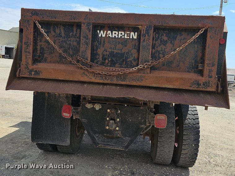 image for item DN8583 1995 Ford L8000  dump truck