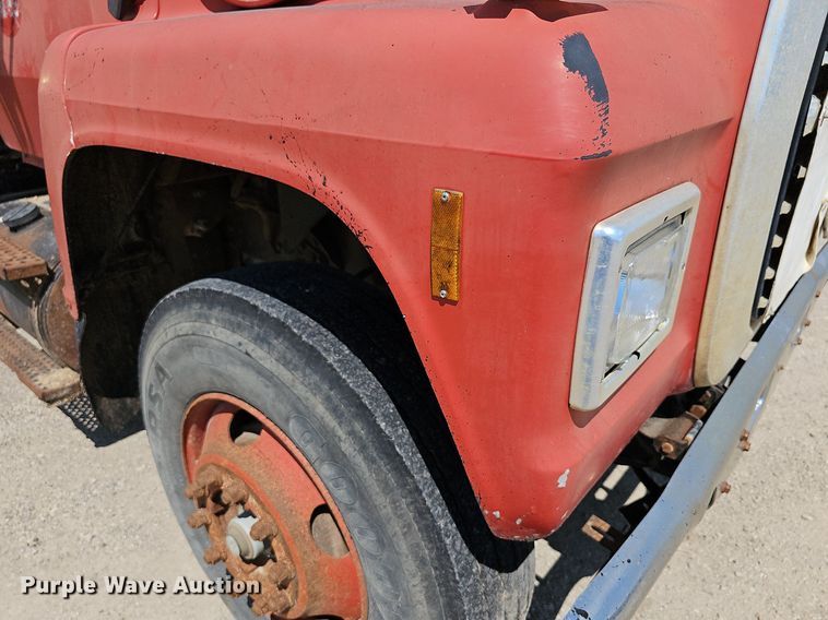 image for item DN8583 1995 Ford L8000  dump truck