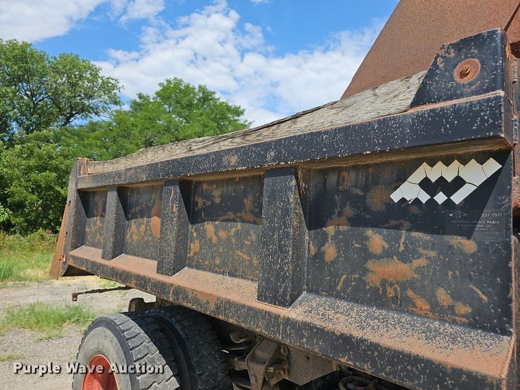 image for item DN8583 1995 Ford L8000  dump truck