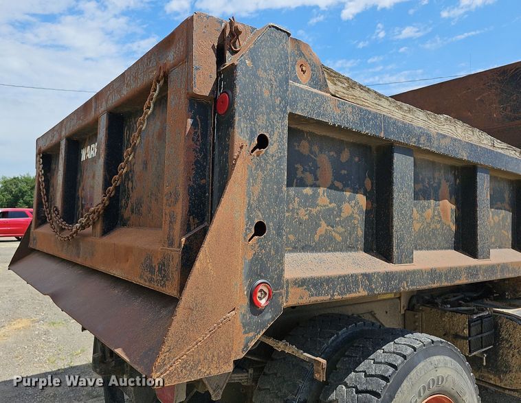 image for item DN8583 1995 Ford L8000  dump truck