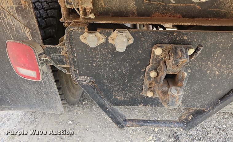 image for item DN8583 1995 Ford L8000  dump truck