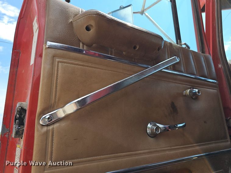 image for item DN8583 1995 Ford L8000  dump truck