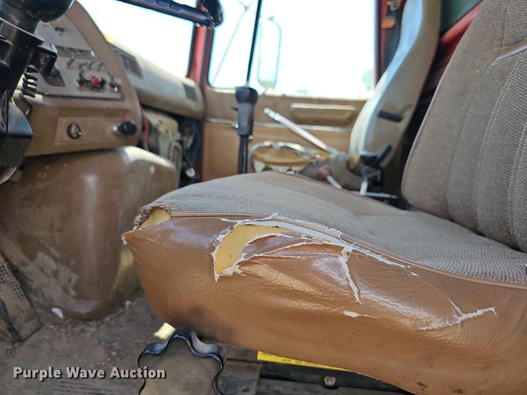 image for item DN8583 1995 Ford L8000  dump truck