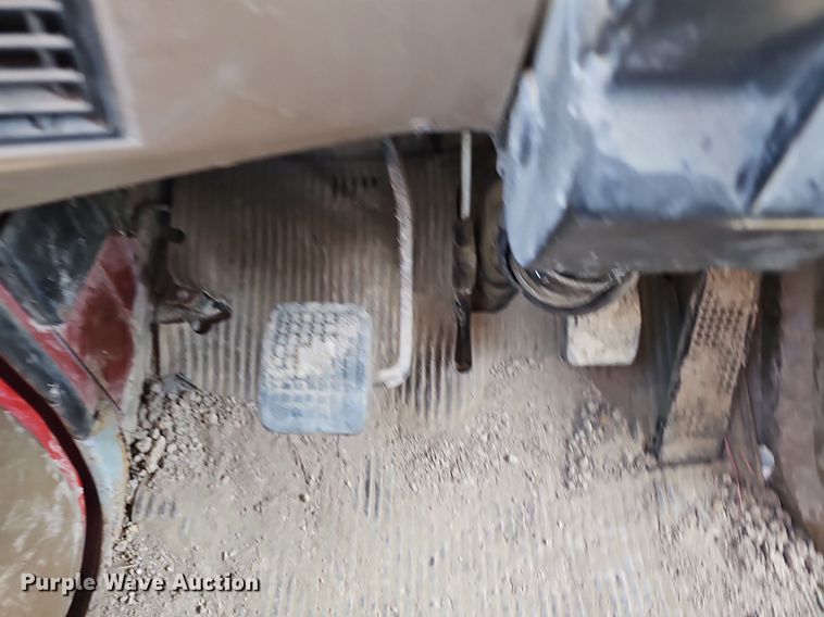 image for item DN8583 1995 Ford L8000  dump truck