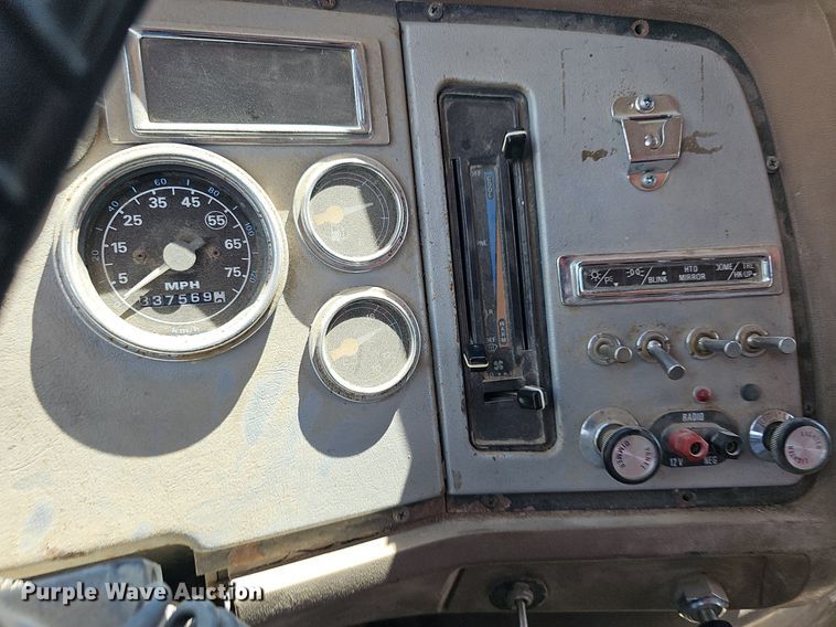 image for item DN8583 1995 Ford L8000  dump truck