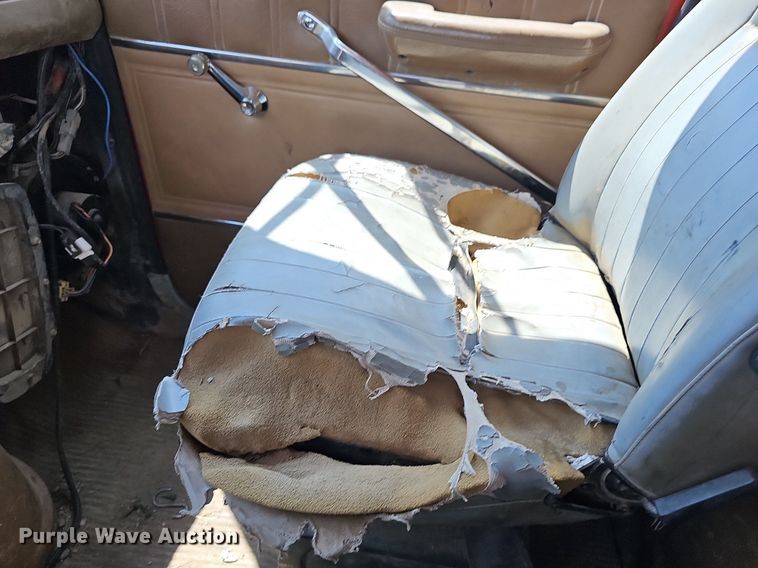 image for item DN8583 1995 Ford L8000  dump truck