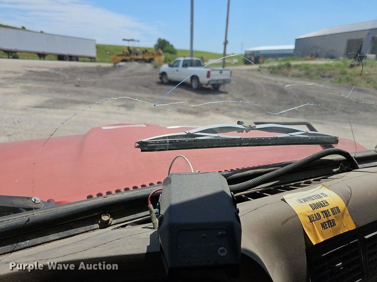 image for item DN8583 1995 Ford L8000  dump truck