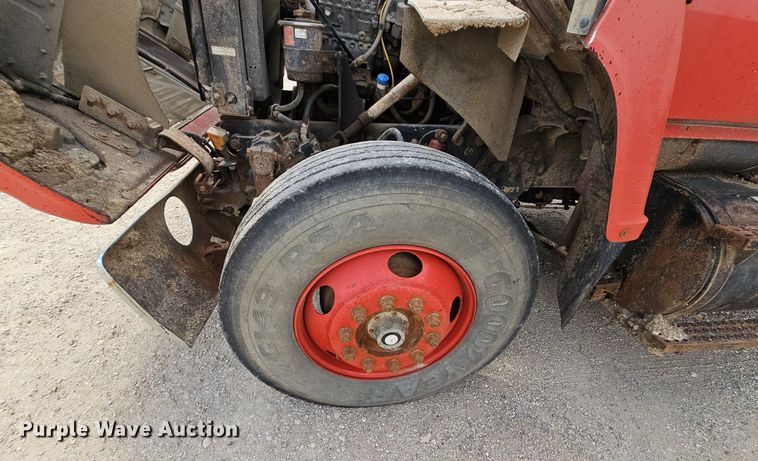 image for item DN8583 1995 Ford L8000  dump truck