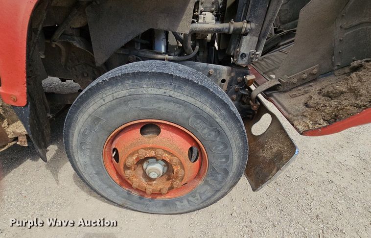 image for item DN8583 1995 Ford L8000  dump truck