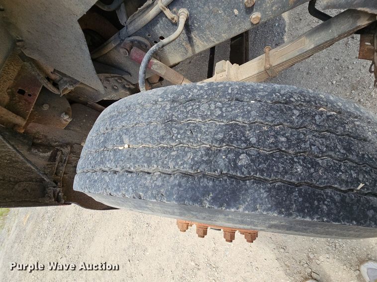 image for item DN8583 1995 Ford L8000  dump truck