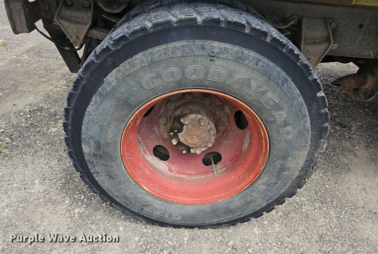 image for item DN8583 1995 Ford L8000  dump truck