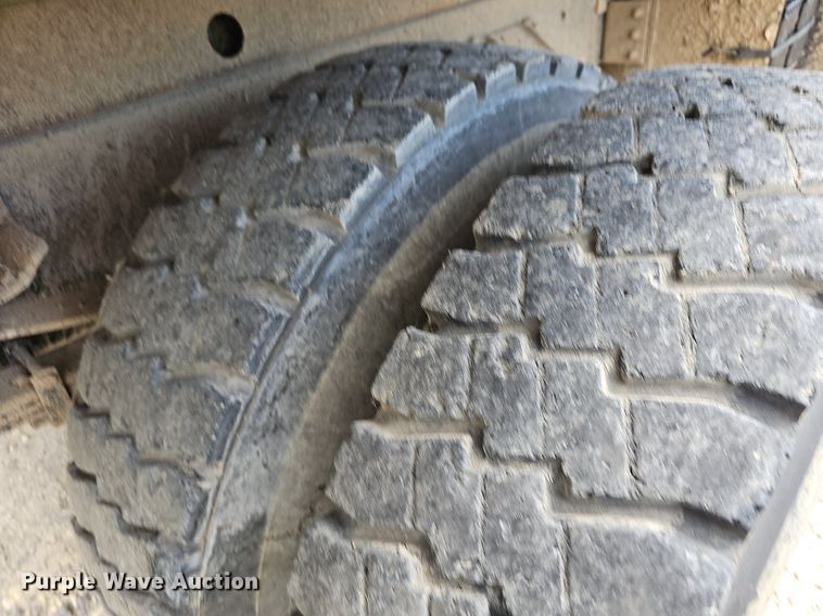 image for item DN8583 1995 Ford L8000  dump truck