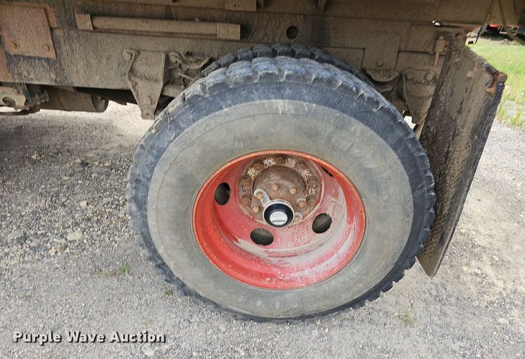 image for item DN8583 1995 Ford L8000  dump truck