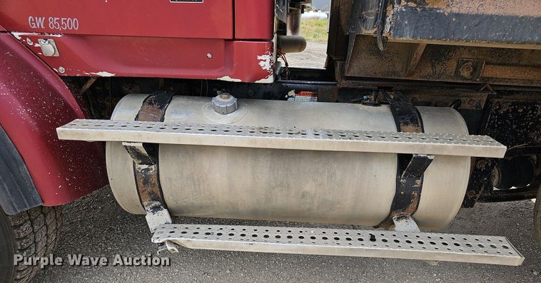 image for item DN8584 2007 Sterling L9500  dump truck