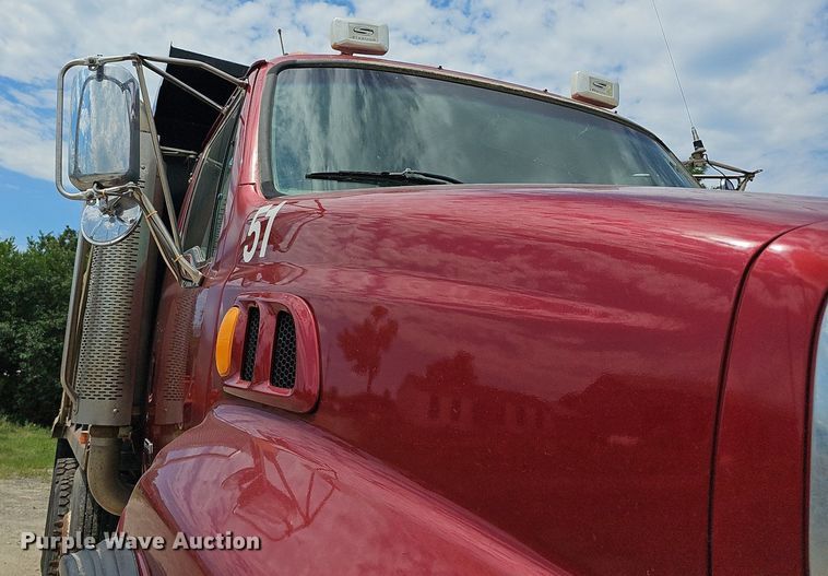 image for item DN8584 2007 Sterling L9500  dump truck