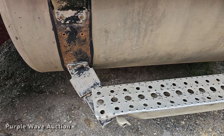 image for item DN8584 2007 Sterling L9500  dump truck