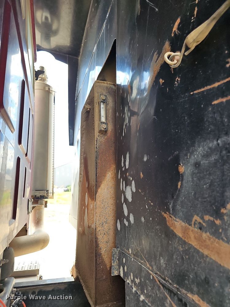 image for item DN8584 2007 Sterling L9500  dump truck