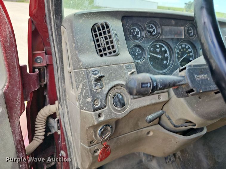 image for item DN8584 2007 Sterling L9500  dump truck