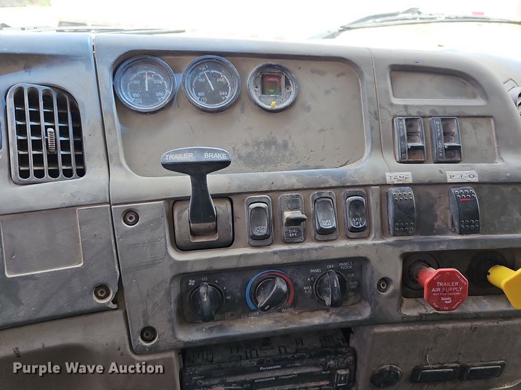 image for item DN8584 2007 Sterling L9500  dump truck