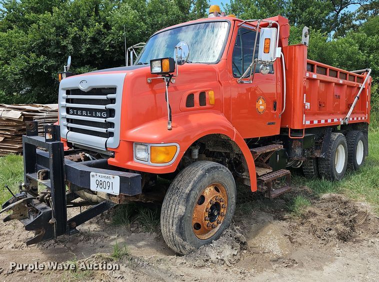 image for item DN8585 2003 Sterling LT7500  dump truck