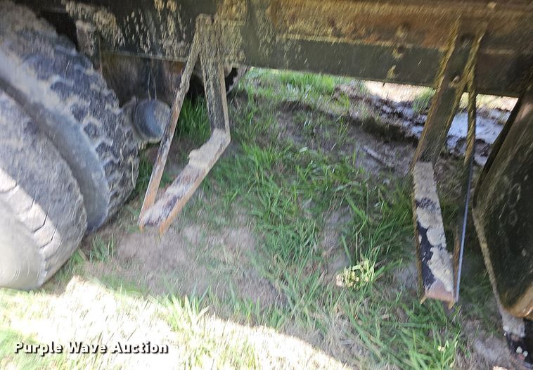 image for item DN8585 2003 Sterling LT7500  dump truck