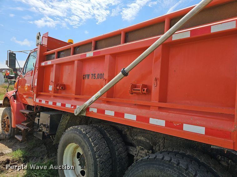 image for item DN8585 2003 Sterling LT7500  dump truck