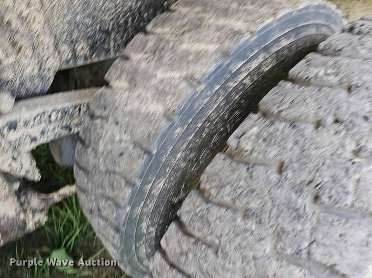 image for item DN8585 2003 Sterling LT7500  dump truck