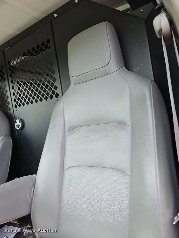 image for item DN8610 2012 Ford E350 Super Duty  van