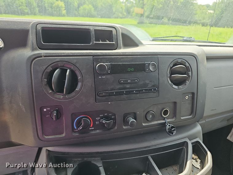 image for item DN8610 2012 Ford E350 Super Duty  van