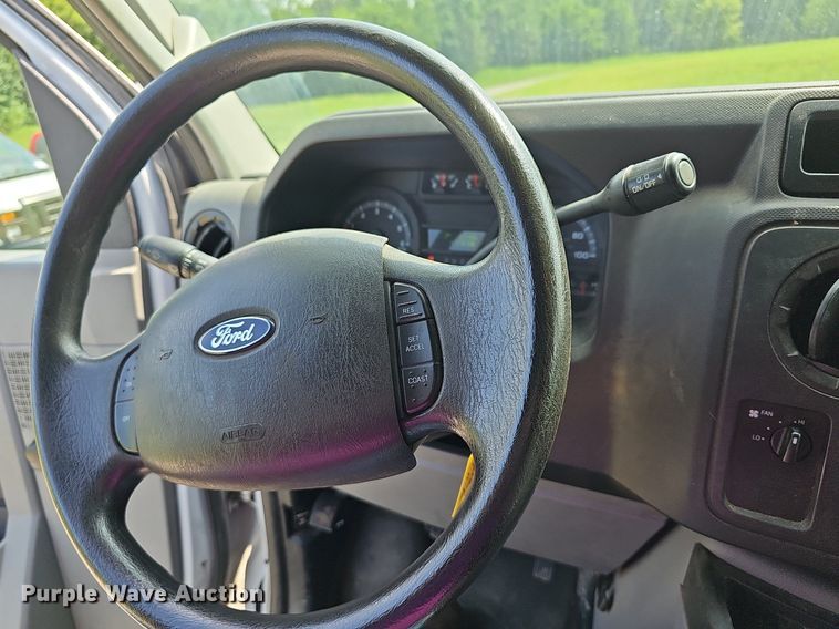 image for item DN8610 2012 Ford E350 Super Duty  van