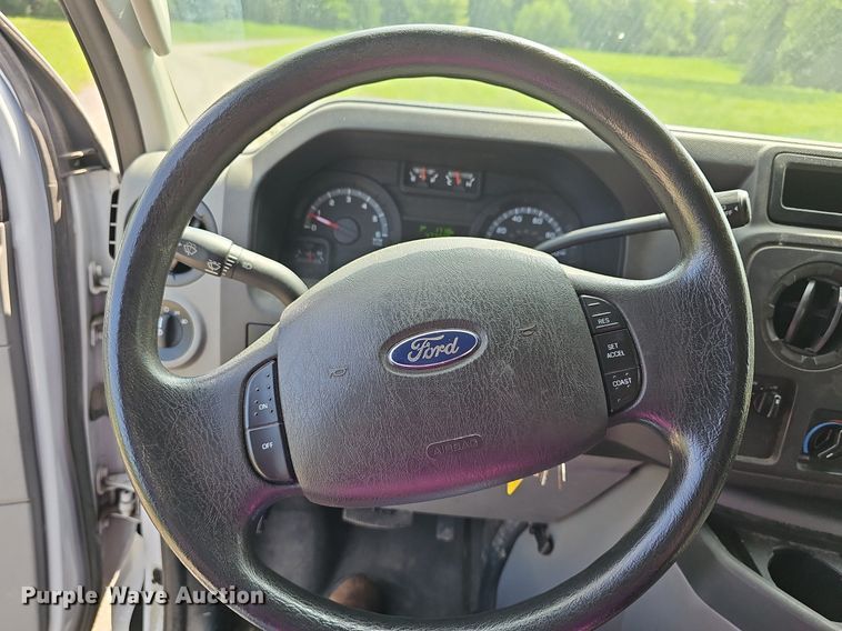 image for item DN8610 2012 Ford E350 Super Duty  van