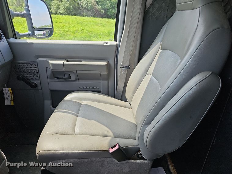 image for item DN8610 2012 Ford E350 Super Duty  van