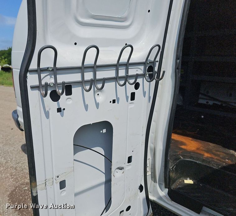 image for item DN8610 2012 Ford E350 Super Duty  van