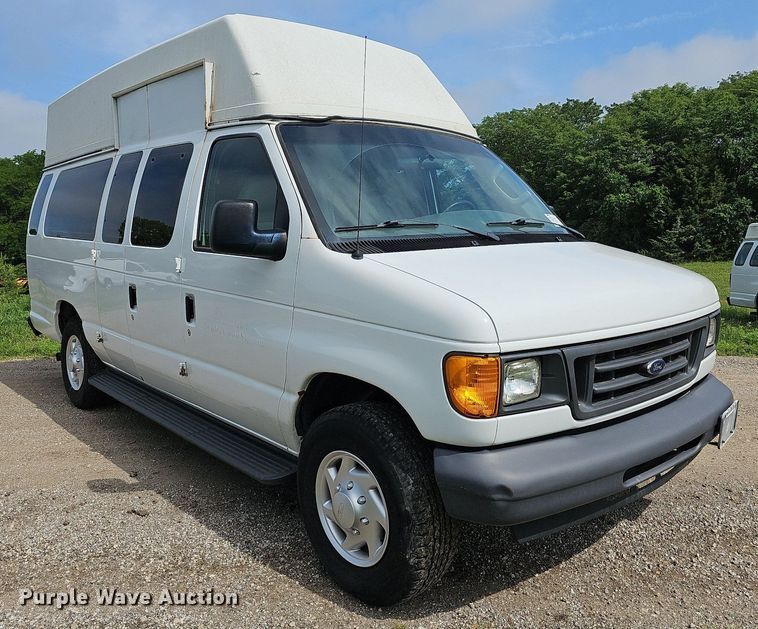image for item DN8612 2007 Ford E350 Super Duty XL  van
