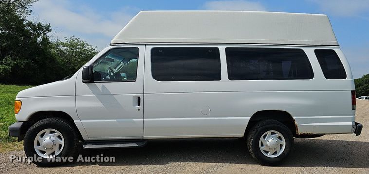 image for item DN8612 2007 Ford E350 Super Duty XL  van