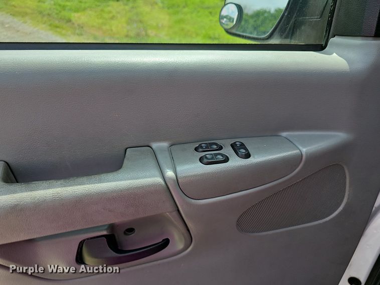 image for item DN8612 2007 Ford E350 Super Duty XL  van