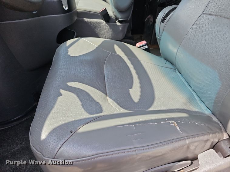 image for item DN8612 2007 Ford E350 Super Duty XL  van