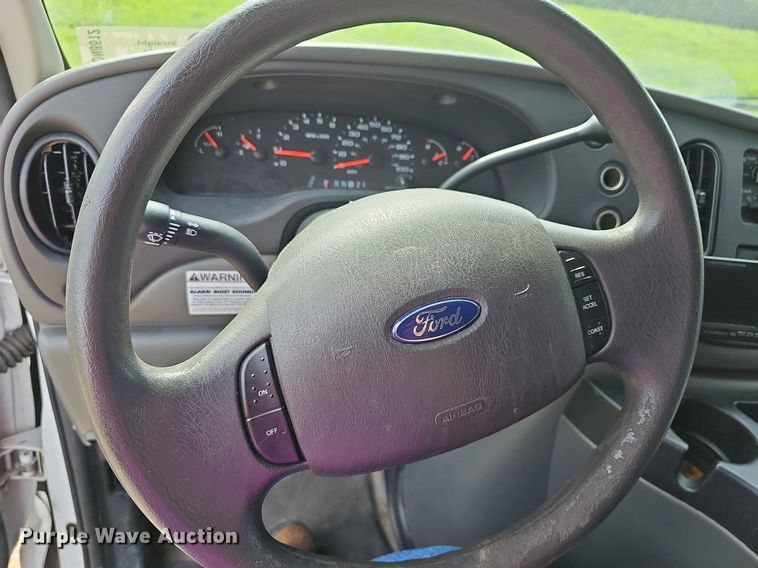 image for item DN8612 2007 Ford E350 Super Duty XL  van