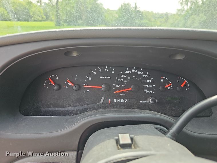 image for item DN8612 2007 Ford E350 Super Duty XL  van