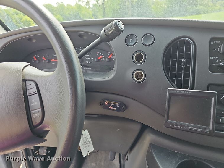 image for item DN8612 2007 Ford E350 Super Duty XL  van