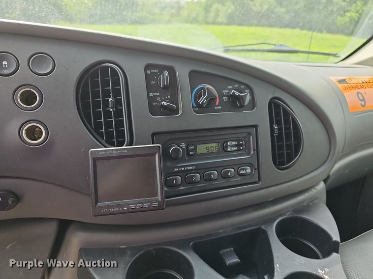 image for item DN8612 2007 Ford E350 Super Duty XL  van
