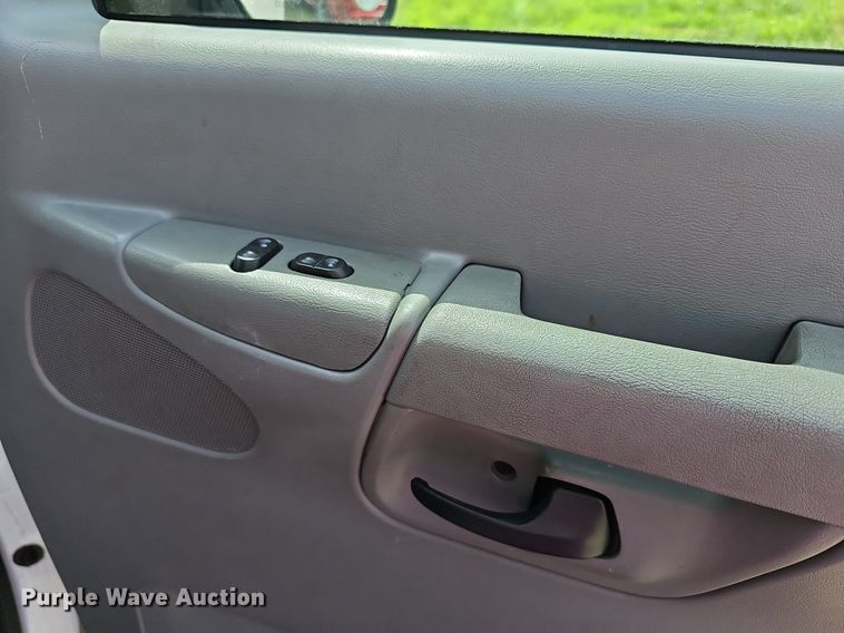 image for item DN8612 2007 Ford E350 Super Duty XL  van