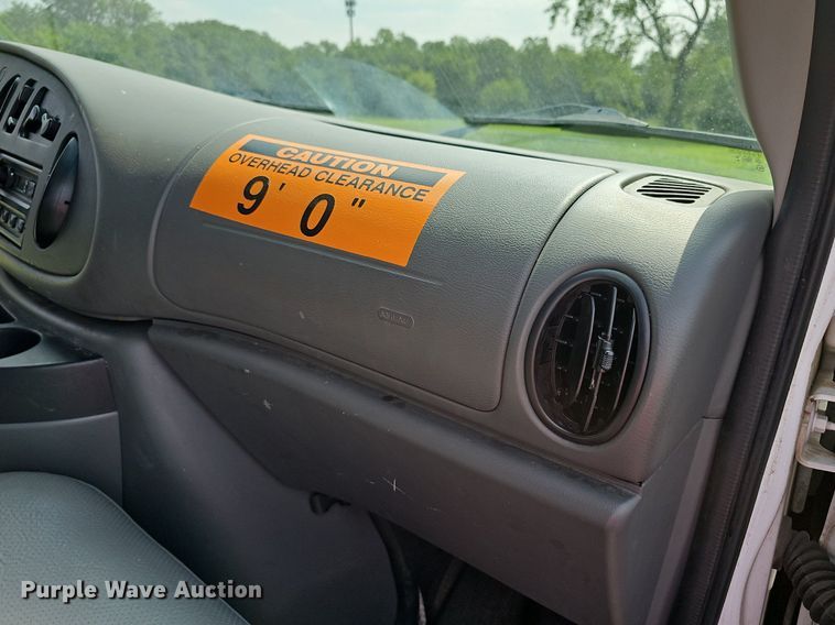 image for item DN8612 2007 Ford E350 Super Duty XL  van