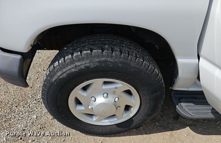 image for item DN8612 2007 Ford E350 Super Duty XL  van