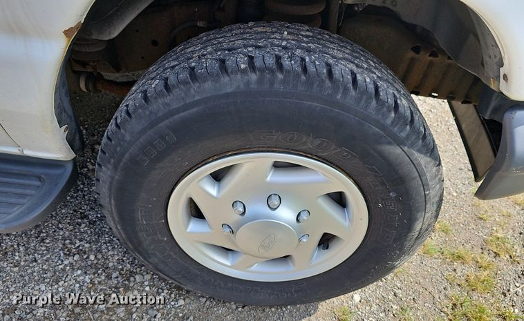 image for item DN8612 2007 Ford E350 Super Duty XL  van