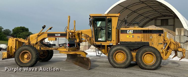 image for item DO5110 2004 Caterpillar 143H  motor grader